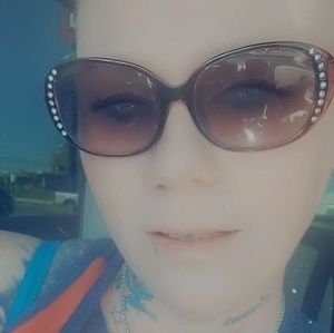 Meet your Posher, Kyle melissa